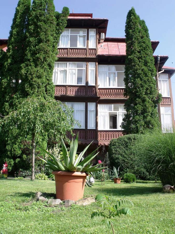 Сонячна Hotel Truskaveț Exterior foto