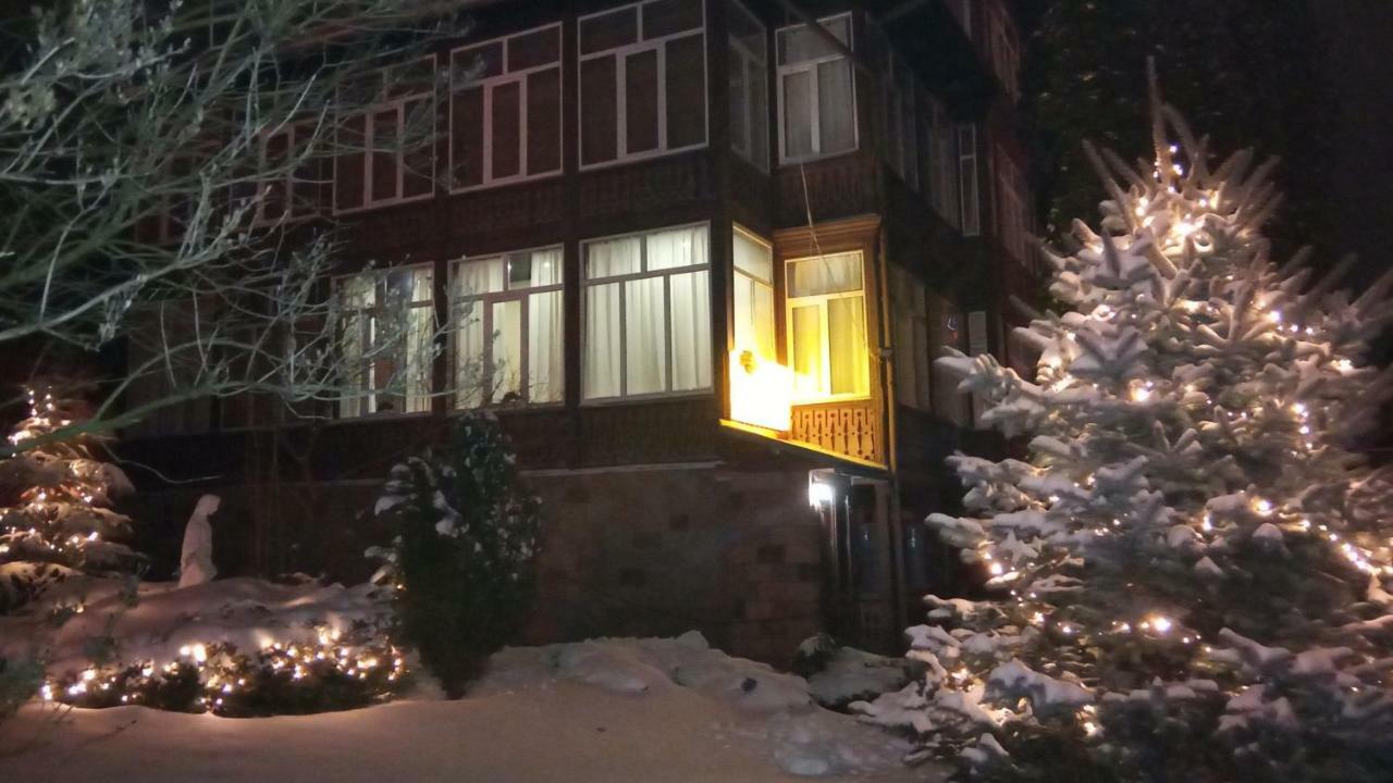 Сонячна Hotel Truskaveț Exterior foto
